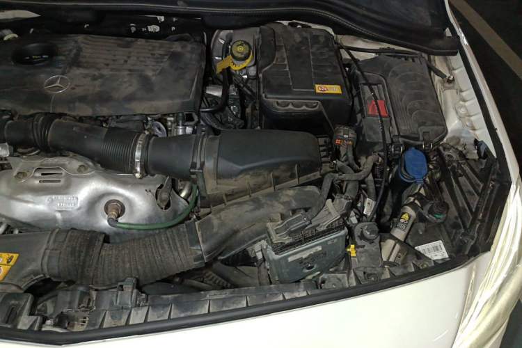 Used Mercedes-Benz B-Class 2012 B 200 Engine Bay Left