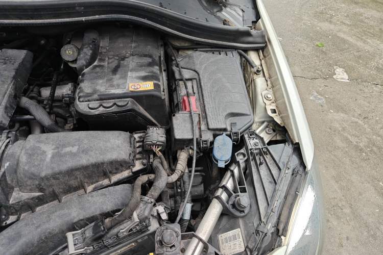 Used Mercedes-Benz B-Class 2012 B 180 Engine Bay Left
