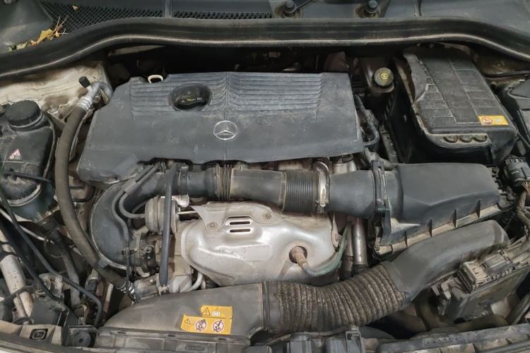 Used Mercedes-Benz B-Class 2012 B 180 Engine Bay