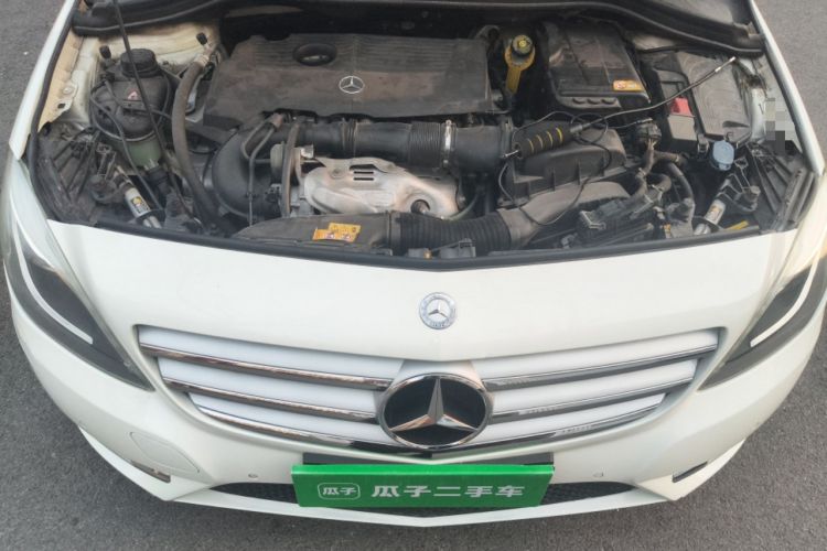 Used Mercedes-Benz B-Class 2012 B 180 Engine Bay
