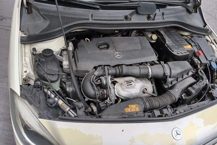 Used Mercedes-Benz B-Class 2012 B 200 Engine Bay Right