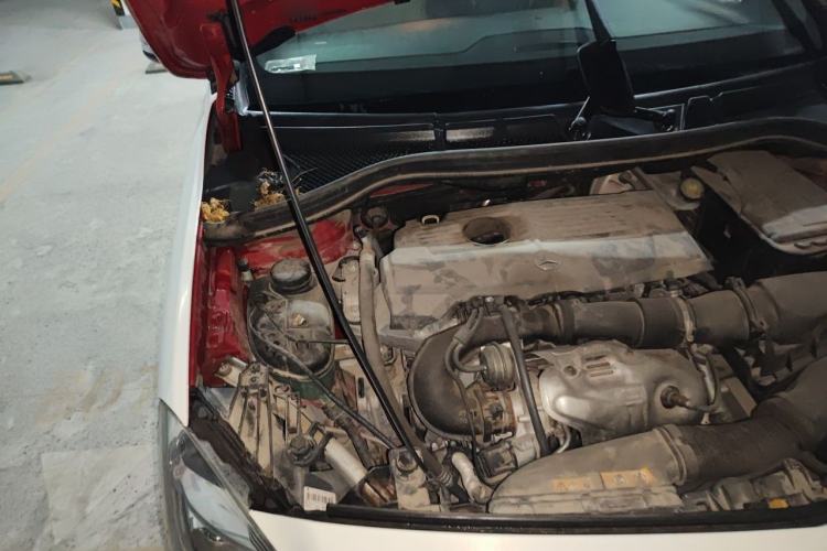 Used Mercedes-Benz B-Class 2012 B 180 Engine Bay Right