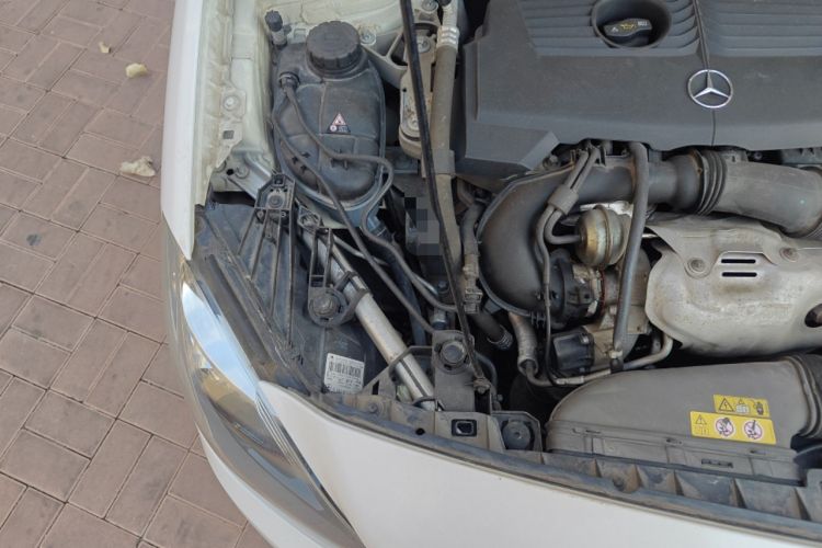 Used Mercedes-Benz B-Class 2012 B 180 Engine Bay Right