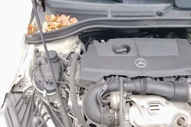 Used Mercedes-Benz B-Class 2012 B 180 Engine Bay Right