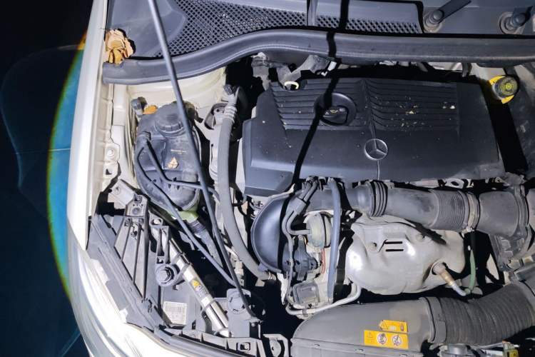 Used Mercedes-Benz B-Class 2012 B 200 Engine Bay Right