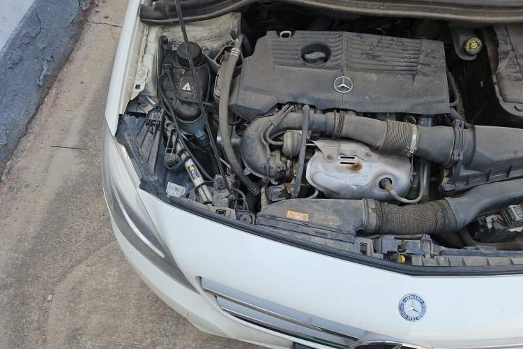 Used Mercedes-Benz B-Class 2012 B 200 Engine Bay Right