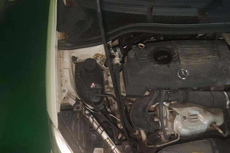 Used Mercedes-Benz B-Class 2012 B 200 Engine Bay Right