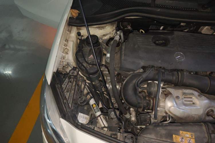 Used Mercedes-Benz B-Class 2012 B 200 Engine Bay Right