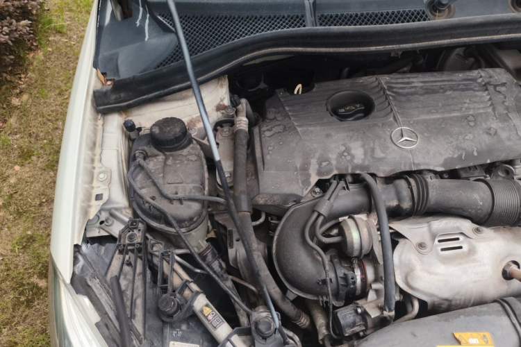 Used Mercedes-Benz B-Class 2012 B 200 Engine Bay Right