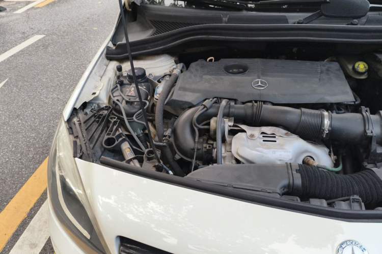 Used Mercedes-Benz B-Class 2012 B 200 Engine Bay Right