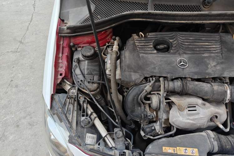 Used Mercedes-Benz B-Class 2012 B 180 Engine Bay Right