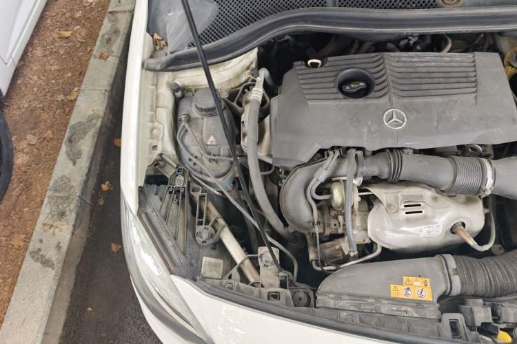 Used Mercedes-Benz B-Class 2012 B 200 Engine Bay Right