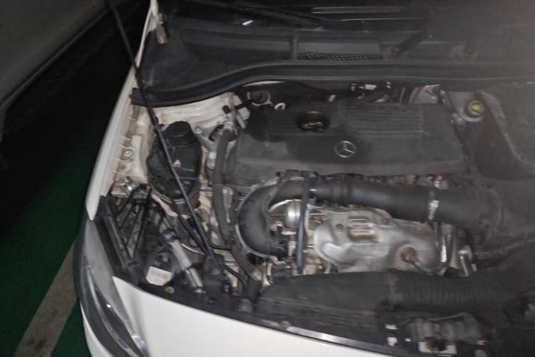 Used Mercedes-Benz B-Class 2012 B 200 Engine Bay Right