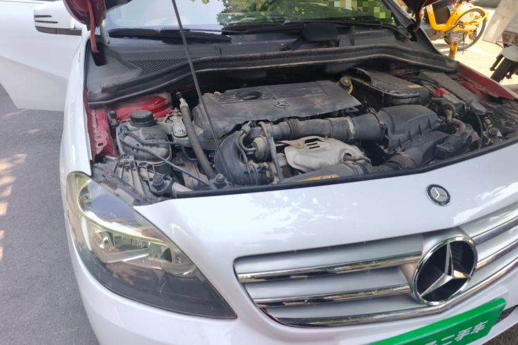 Used Mercedes-Benz B-Class 2012 B 180 Engine Bay Right
