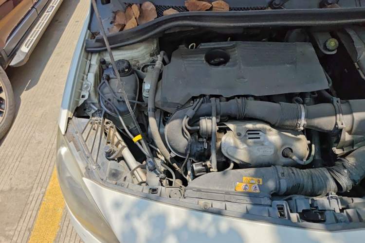 Used Mercedes-Benz B-Class 2012 B 180 Engine Bay Right