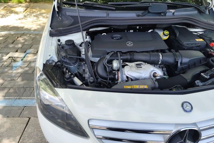 Used Mercedes-Benz B-Class 2012 B 180 Engine Bay Right