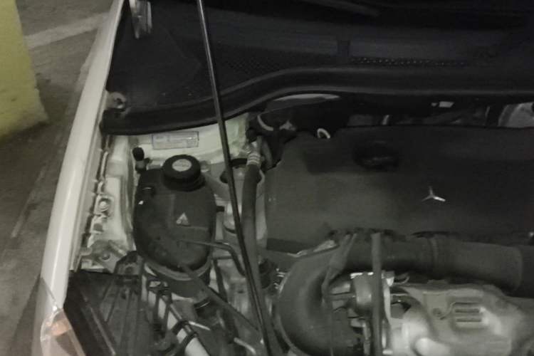 Used Mercedes-Benz B-Class 2012 B 180 Engine Bay Right