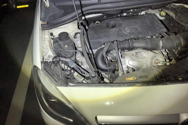 Used Mercedes-Benz B-Class 2012 B 200 Engine Bay Right