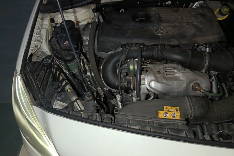 Used Mercedes-Benz B-Class 2012 B 200 Engine Bay Right