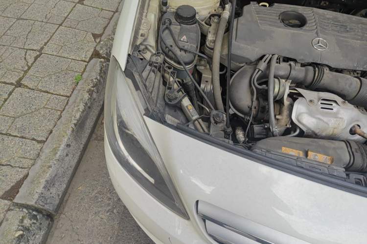 Used Mercedes-Benz B-Class 2012 B 200 Engine Bay Right