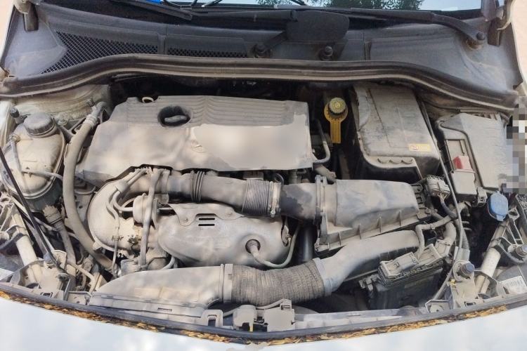 Used Mercedes-Benz B-Class 2012 B 180 Engine Bay