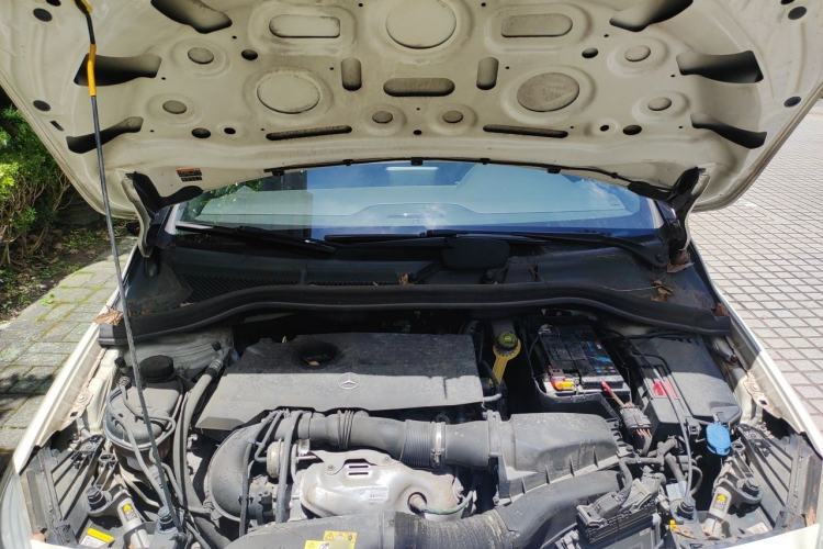 Used Mercedes-Benz B-Class 2012 B 200 Engine Bay