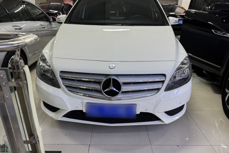 Used Mercedes-Benz B-Class 2012 B 180 Exterior 1