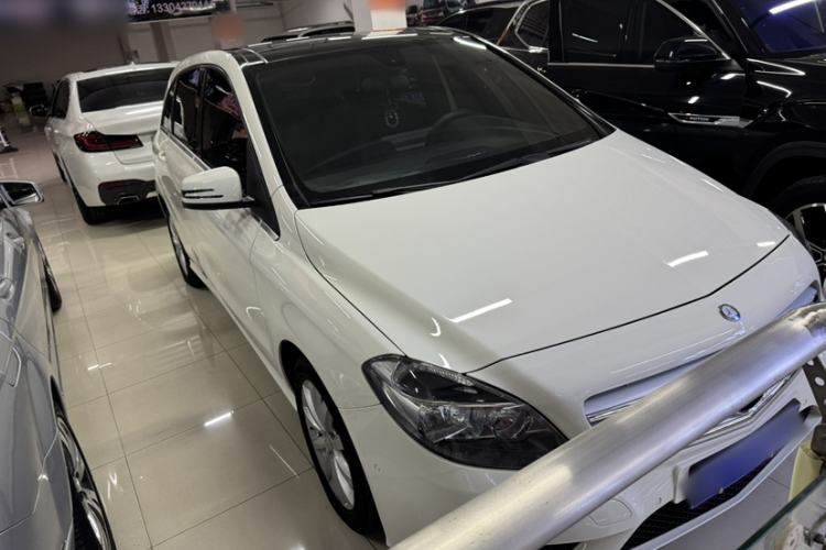 Used Mercedes-Benz B-Class 2012 B 180 Exterior 2