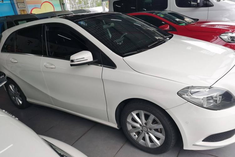 Used Mercedes-Benz B-Class 2012 B 180 Exterior 2