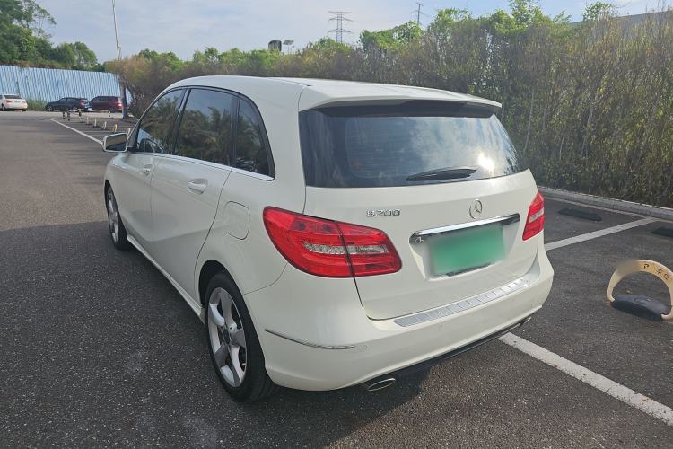 Used Mercedes-Benz B-Class 2012 B 200 Exterior 2