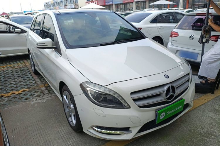 Used Mercedes-Benz B-Class 2012 B 200 Exterior 2