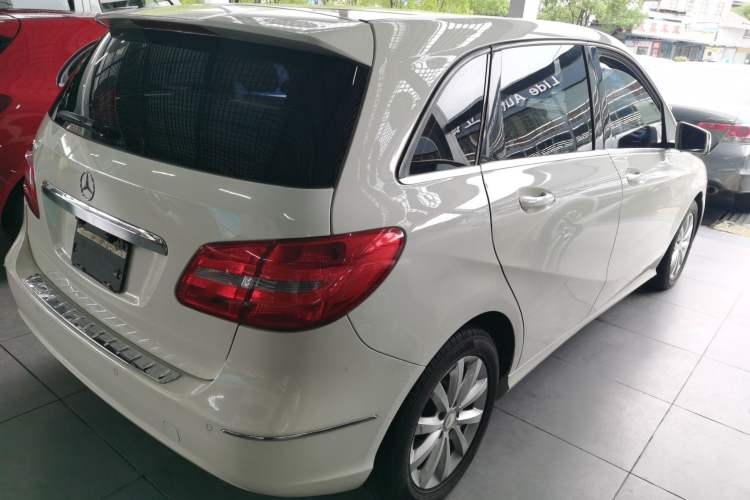 Used Mercedes-Benz B-Class 2012 B 180 Exterior 3