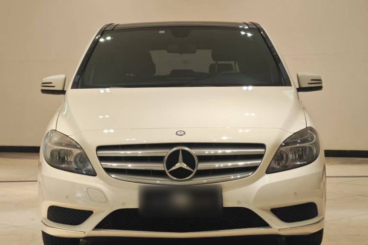 Used Mercedes-Benz B-Class 2012 B 180 Exterior 3