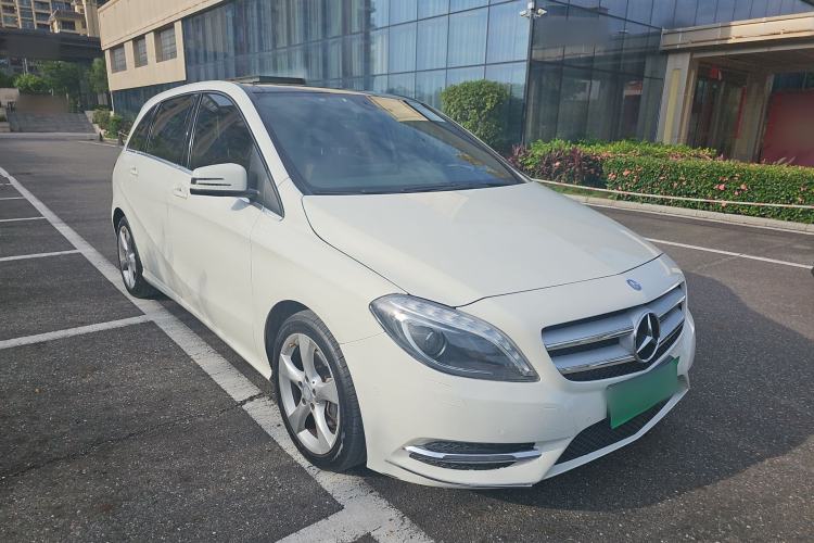 Used Mercedes-Benz B-Class 2012 B 200 Exterior 3