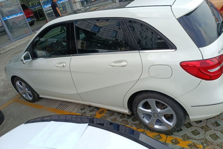 Used Mercedes-Benz B-Class 2012 B 200 Exterior 3