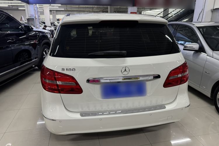 Used Mercedes-Benz B-Class 2012 B 180 Exterior 4