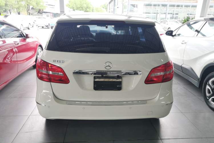Used Mercedes-Benz B-Class 2012 B 180 Exterior 4