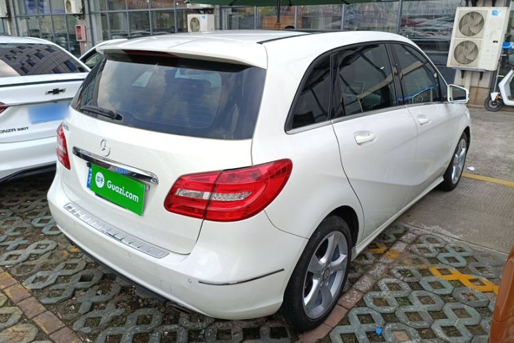 Used Mercedes-Benz B-Class 2012 B 200 Exterior 4