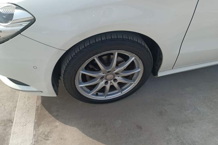 Used Mercedes-Benz B-Class 2012 B 180 Exterior 7