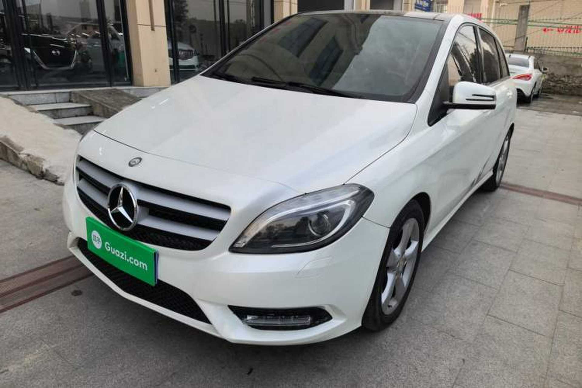 Used Mercedes-Benz B-Class 2012 B 200 Front Left 45 Deg