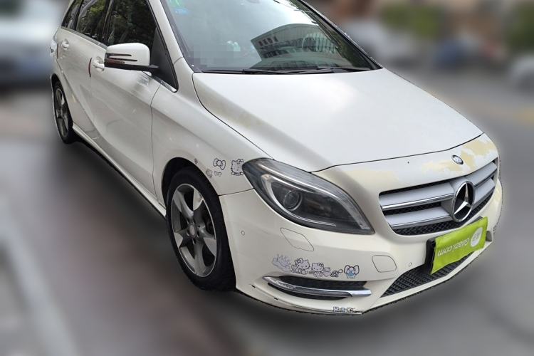 Used Mercedes-Benz B-Class 2012 B 200 Front Right 45 Deg