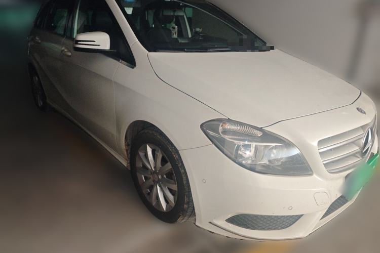 Used Mercedes-Benz B-Class 2012 B 180 Front Right 45 Deg