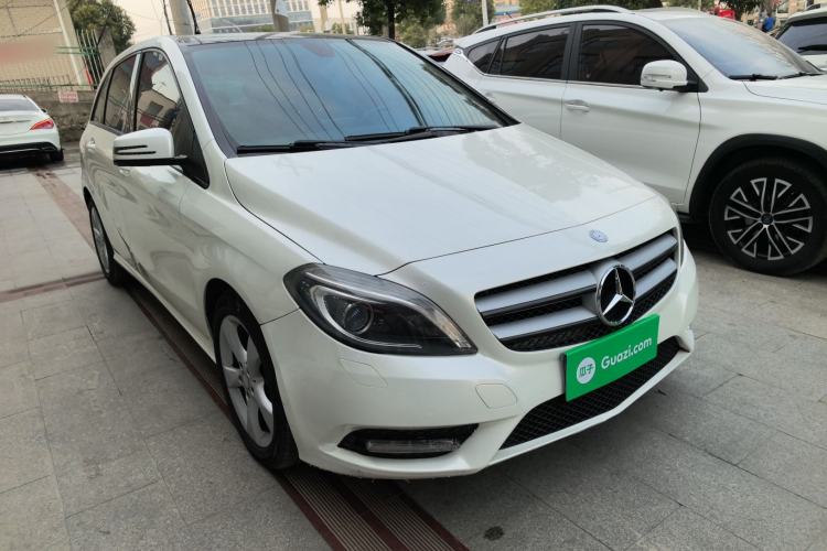 Used Mercedes-Benz B-Class 2012 B 200 Front Right 45 Deg