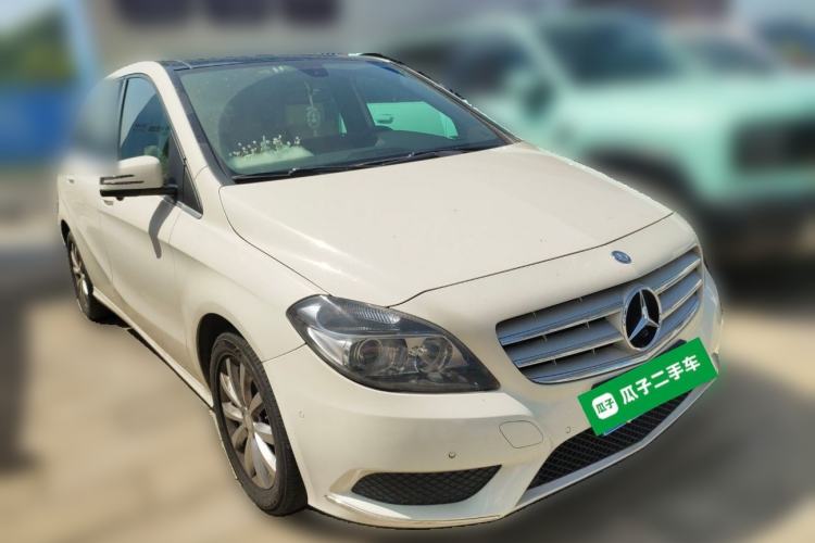 Used Mercedes-Benz B-Class 2012 B 180 Front Right 45 Deg