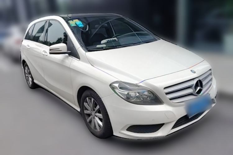 Used Mercedes-Benz B-Class 2012 B 180 Front Right 45 Deg