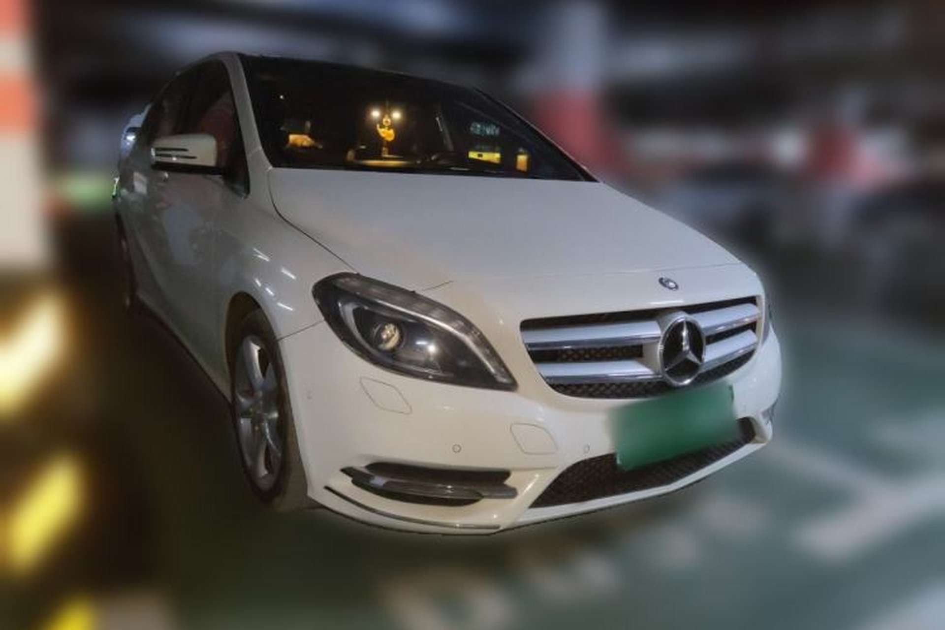 Used Mercedes-Benz B-Class 2012 B 200 Front Right 45 Deg