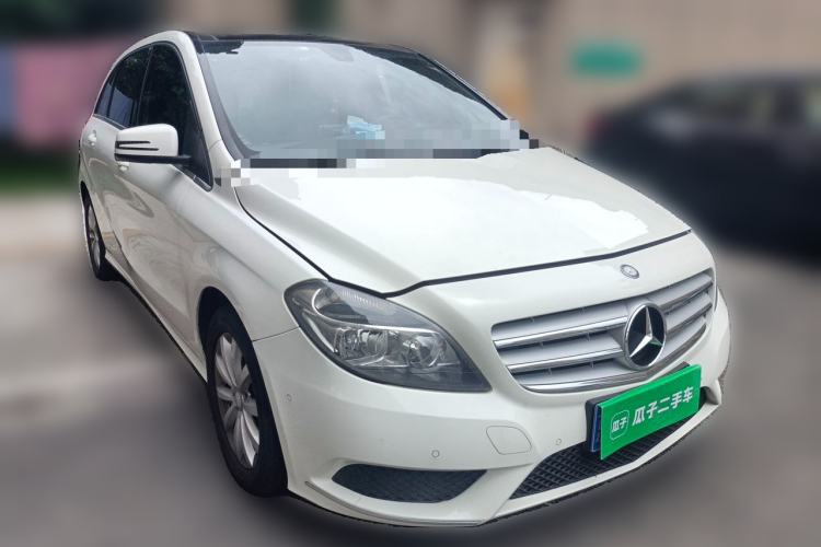 Used Mercedes-Benz B-Class 2012 B 180 Front Right 45 Deg