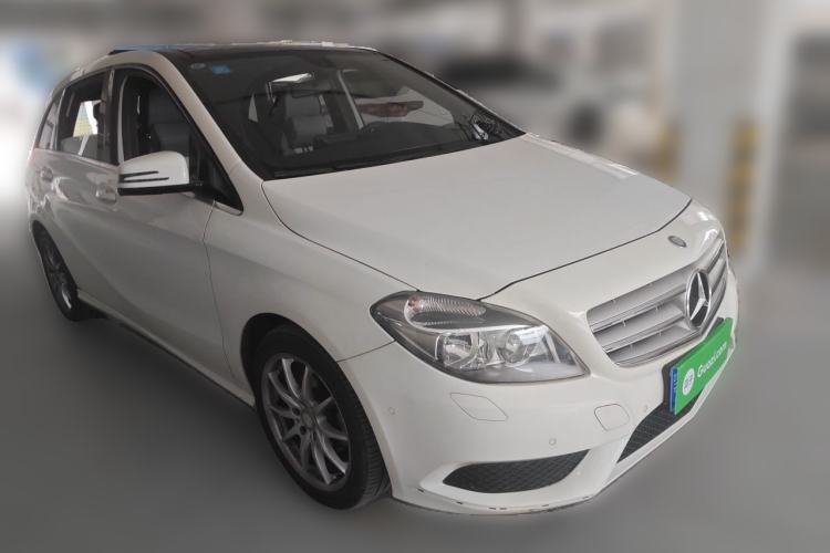 Used Mercedes-Benz B-Class 2012 B 180 Front Right 45 Deg