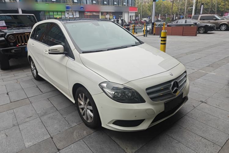 Used Mercedes-Benz B-Class 2012 B 180 base model (imported) Front Right 45 Deg