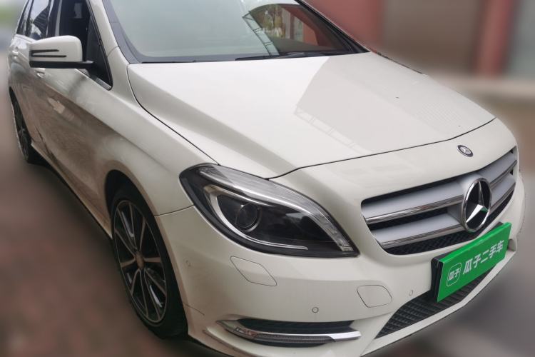 Used Mercedes-Benz B-Class 2012 B 200 Front Right 45 Deg
